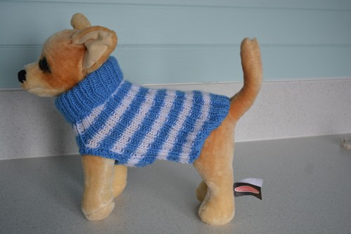 Inch hand knitted dog - 10,