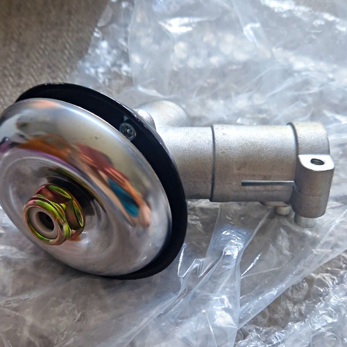 Strimmer gearbox head assembly - head,