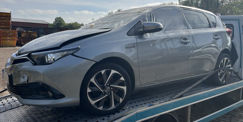 Toyota auris hybrid - toyota,