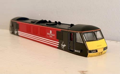 Hornby gauge class 90012 - 90,