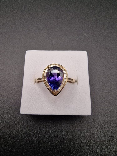 Stunning 14k yellow gold - 14k,