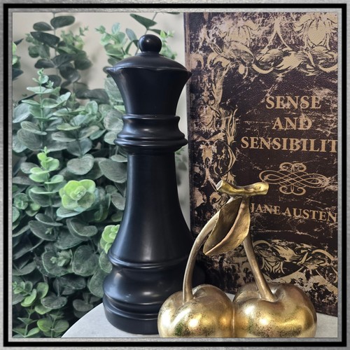 Large black ceramic queen - ceramic,