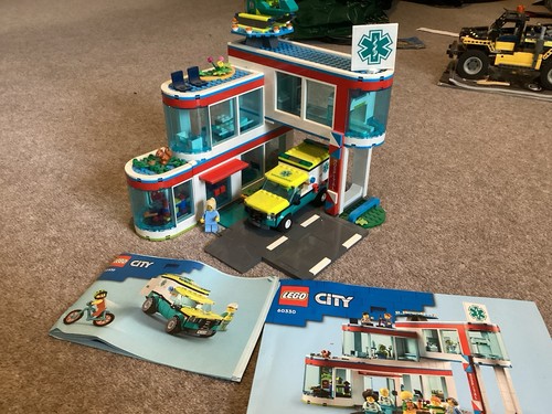 Lego city hospital - lego, 60330