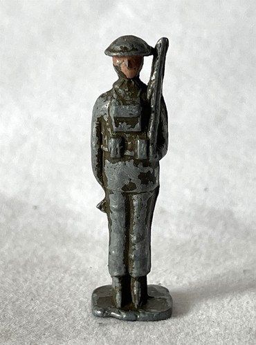 Vintage small painted metal - small,