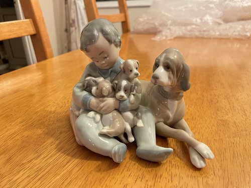 Lladró playmates figure boy - playmates,