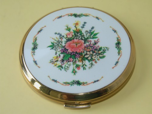 Vintage stratton compact - a,