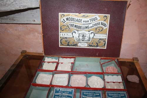 Old game moulage - le,