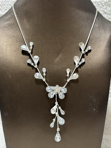 Silver tone floral vine - vine, drop