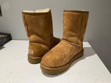 Genuine UGG Boots Classic Short - CHESTNUT - size 8.5 - Brand New