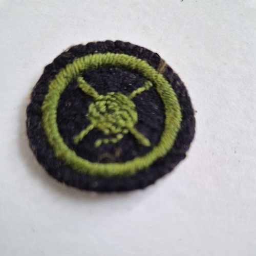 Rare early girl guides knitter - early,
