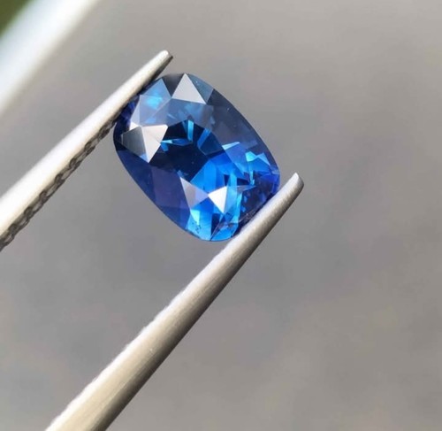 Natural loose cut gemstones - loose,