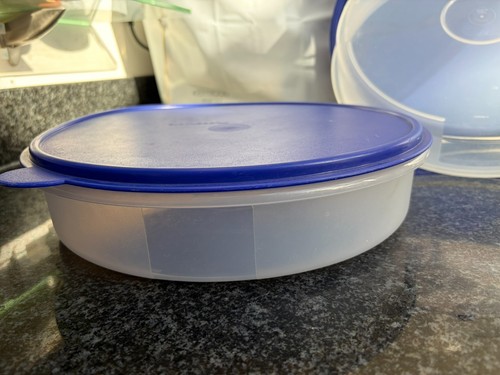 Tupperware round pie - tupperware, 12"