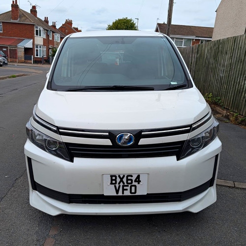 Toyota voxi noah 2014 - voxi/,