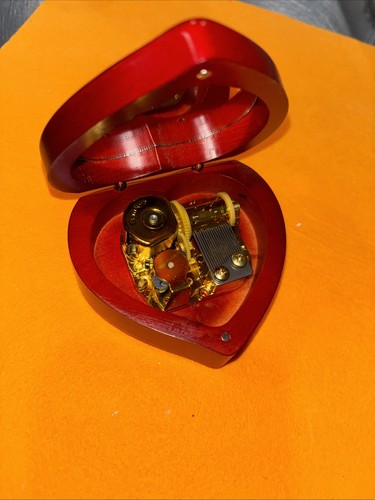 Solid heart shaped - music, box