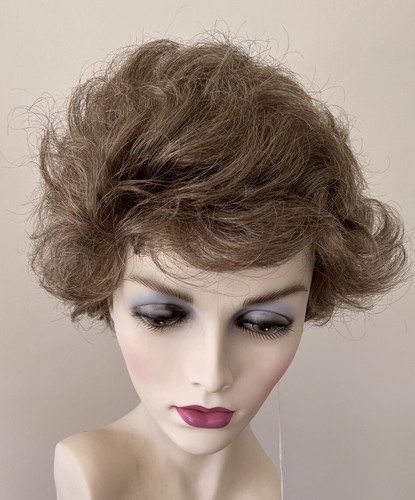 Coral wig natural - by, image