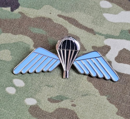 British parachutist jump - /,