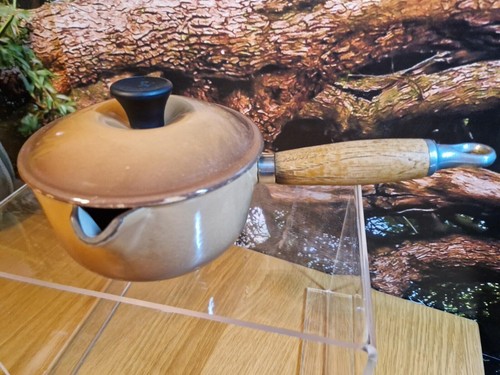 Creuset cast iron saucepan - le,
