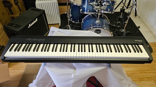 Roland 30x key digital - 88-key,