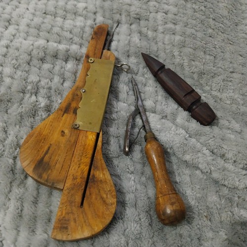Vintage rug making - ,