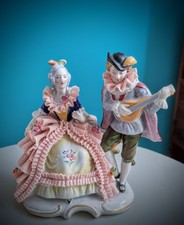 Dresden Lace 2895 Couple with