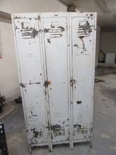 VINTAGE GYM SCHOOL TRIPLE STEEL LOCKERS