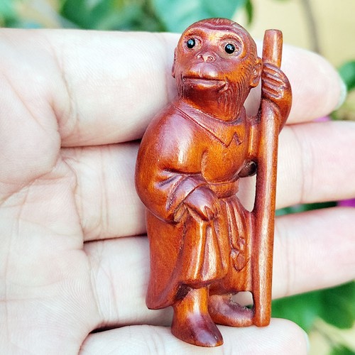Z1066 hand carved boxwood - -,