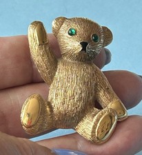 Vintage Gold Tone Teddy Bear Brooch With Green Jewel Eyes Waving