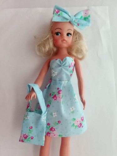 Clothes and accessories - accessories, fits