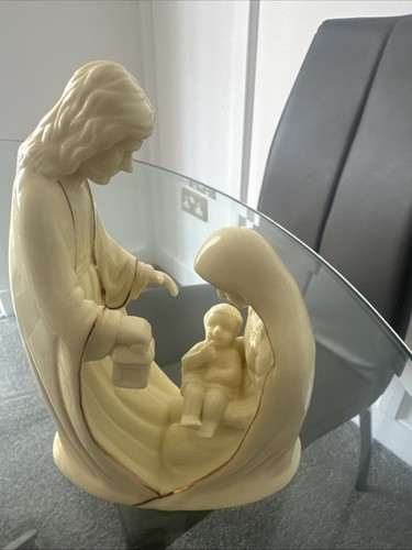 Porcelain figurine depicting - figurine,