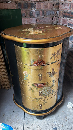 Black gold lacquered - gold,
