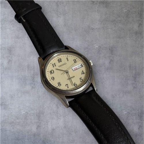 Working seiko titanium watch - seiko,
