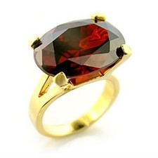 Ladies gold ring - garnet, red