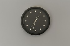 Lovely Modern Design Battery Operated Wall Clock