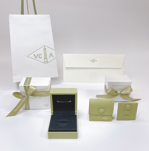 Van cleef arpels - ring, case