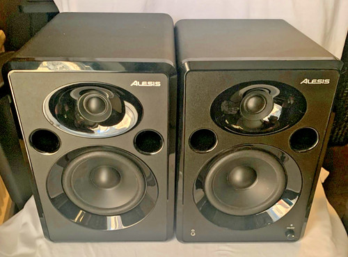 Studio monitor speakers - speakers, alesis