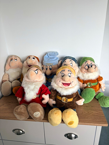 Disney store snow - store,