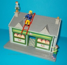 FIREMAN SAM DILYS PRICE SUPERMARKET SHOP NAUGHTY NORMAN ELVIS FIGURE FIRE WINDOW