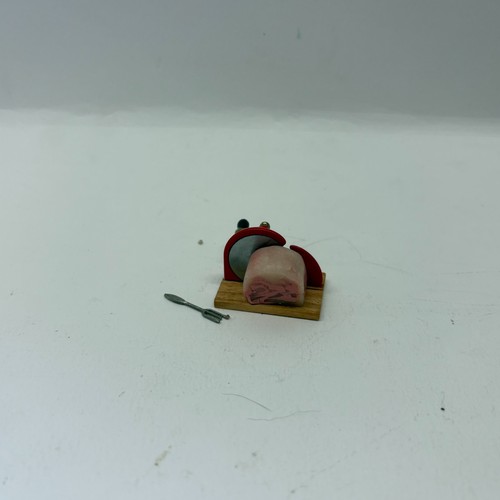 Scale dolls house - dolls,