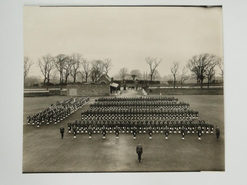2nd queen own cameron - bn,