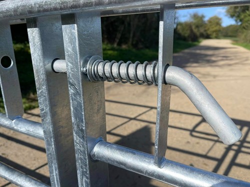 Spring bolt for metal - , farm