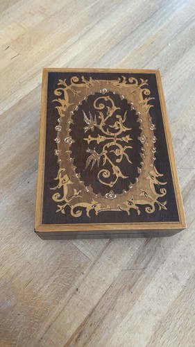 Wooden inlaid floral - music, box