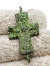 ANCIENT ROMAN/BYZANTINE BRONZE CROSS AMULET. SAINT DEPICTION. WEARABLE