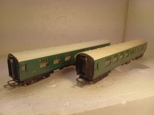 00 Hornby - Pair Of Mk1 Coaches - Southern Green Livery