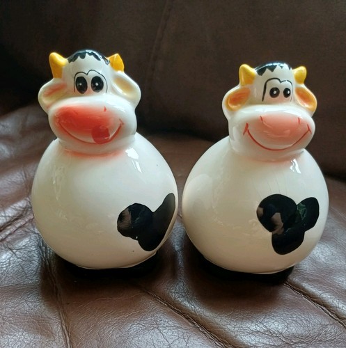 Novelty cow cruet set - cow, set.