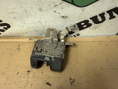 Vauxhall corsa 06 boot - 00,