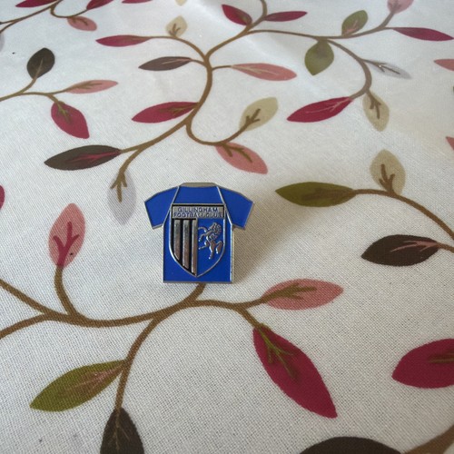 Gillingham pin badge - gillingham, fc