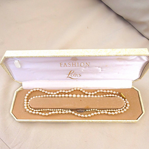 Lotus white round - round, pearl