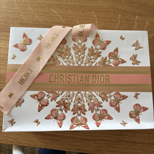 Christian dior gift bag - ⭑,
