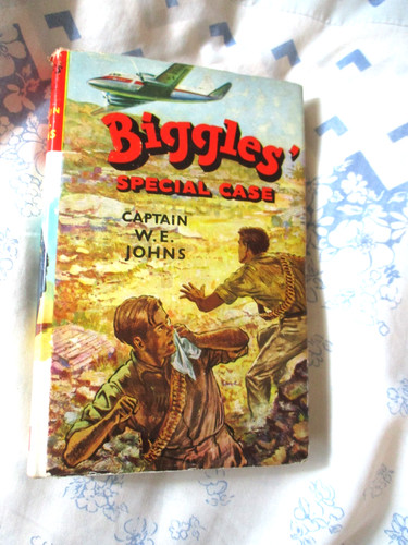 Vintage hardback book biggles - vintage,