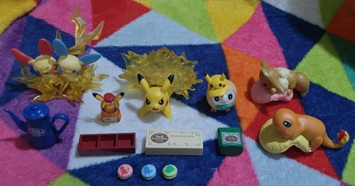 Pokémon figures and - figures,